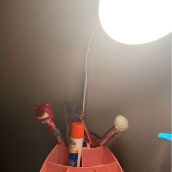 Lamp Pink with book holder bulb not included! - Picture 3 of 3